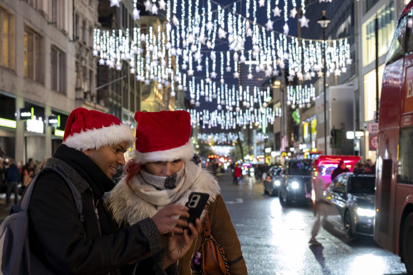 Big Tech wants AI to help with your holiday shopping. The tech has flashes of magic, but it won’t replace Santa—yet